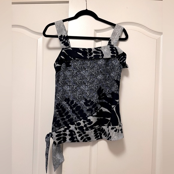 BNWT Banana Republic tank blouse with side tie at hip - Size XS - Picture 1 of 3